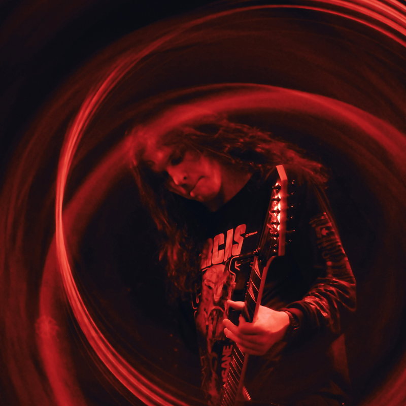 Noah Polston, performing live.