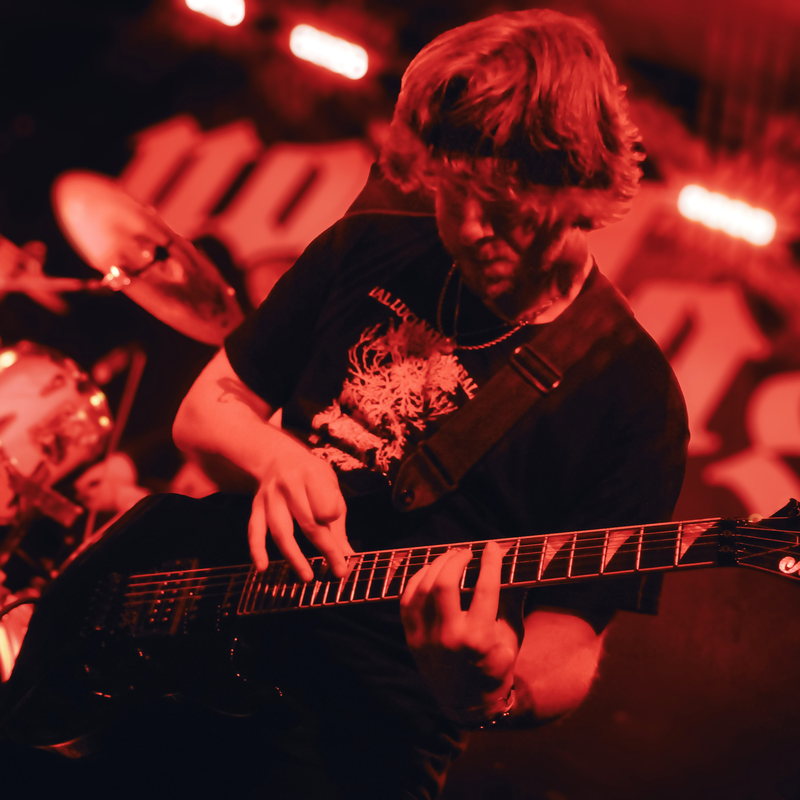 Robby Versace, performing live.